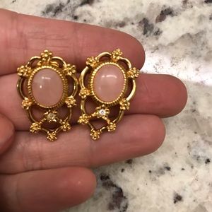 Pair of earrings